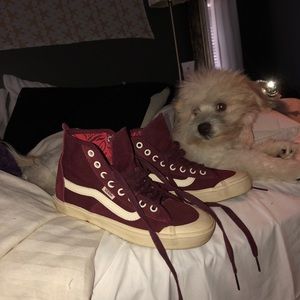 Women’s 6 Vans Hightops